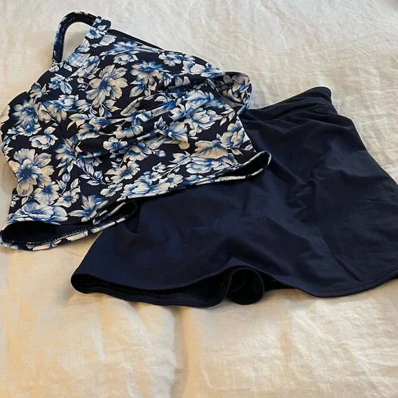 Lands' End Blue Floral Tankini Top - Picture 1 of 6